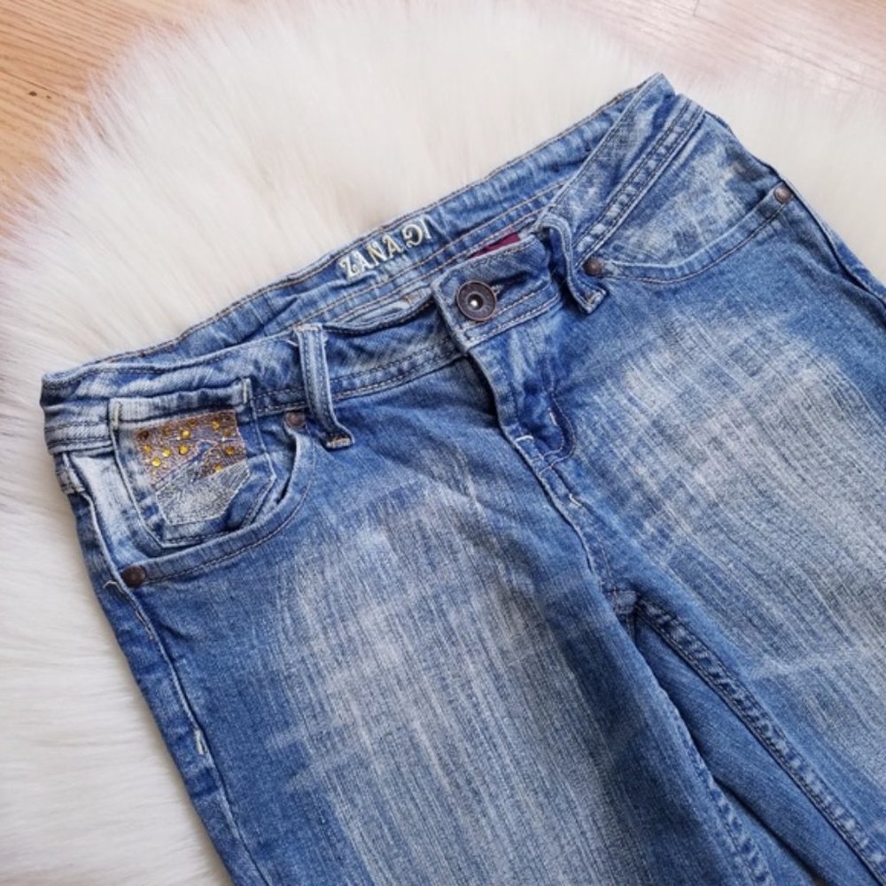 Capri Jeans - Distressing, Embroidery & Rhinestone - Picture 7 of 7